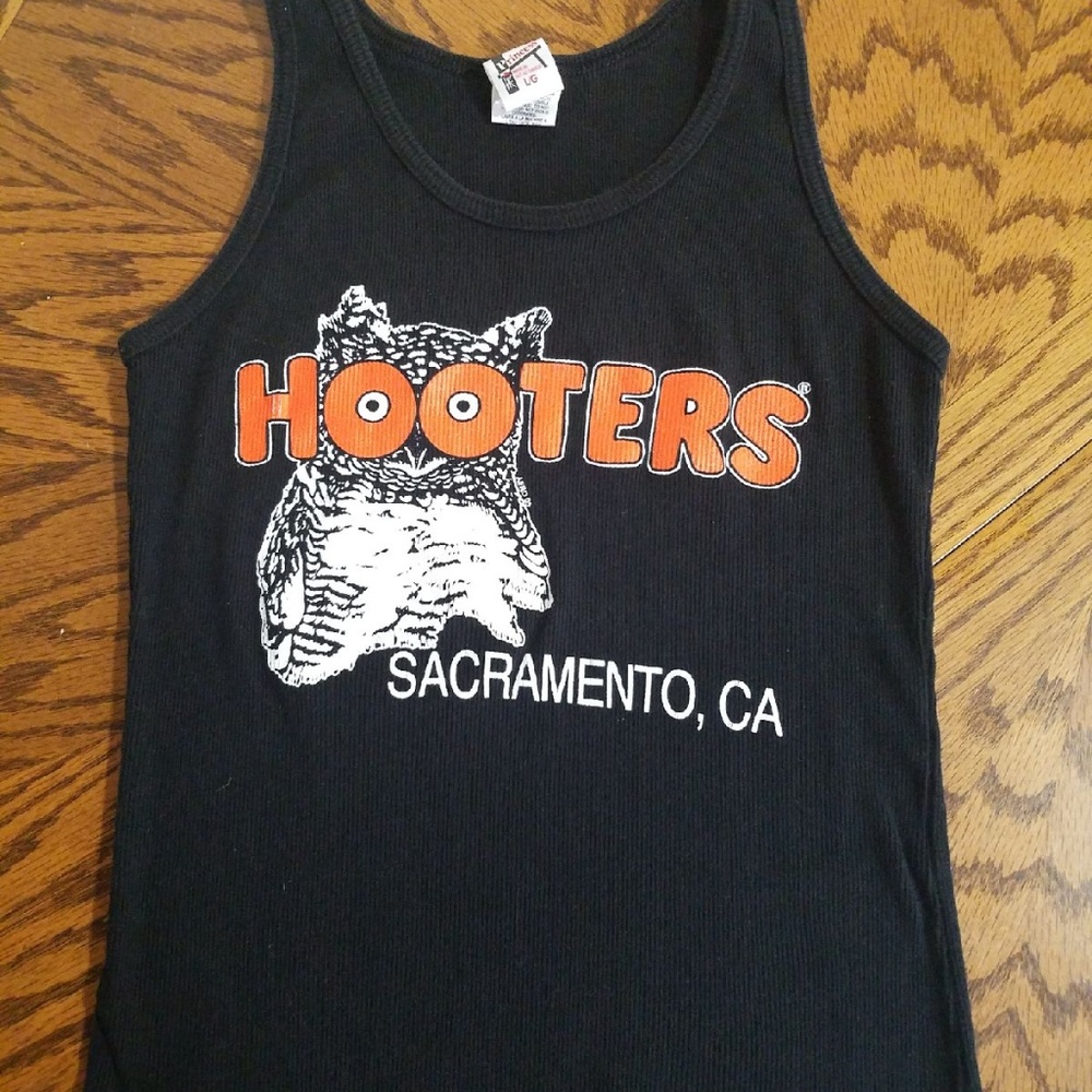 Hooters Tank Top SAC